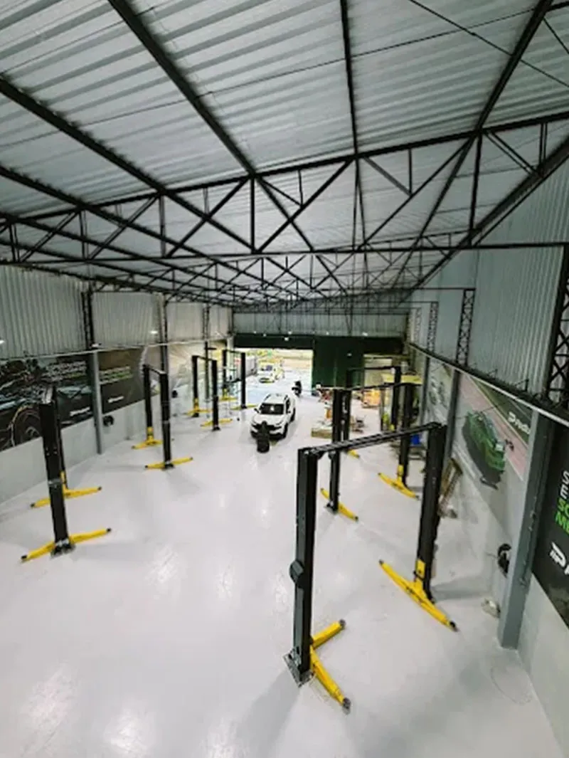 Estr. dos Bandeirantes, 7653<br>(Rio Centro - Nova Loja)
<br>Jacarepaguá<br>Rio de Janeiro - RJ <br> CEP: 22780-260 - 5